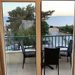 With Parking Space - 18170 Apartment Makarska