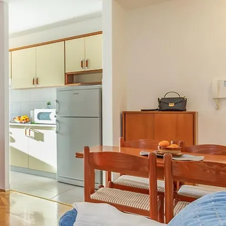 With Parking Space - 18170 Apartman *